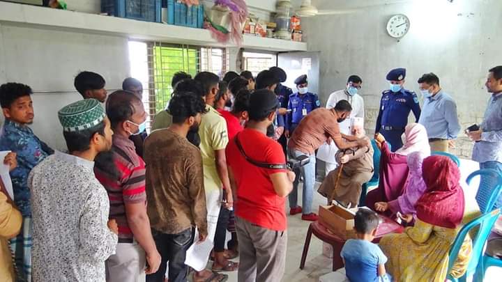 নরসিংদীতে এক দিনে ১ লাখ ২৭ হাজার ৩৬৫ জনকে টিকাদান