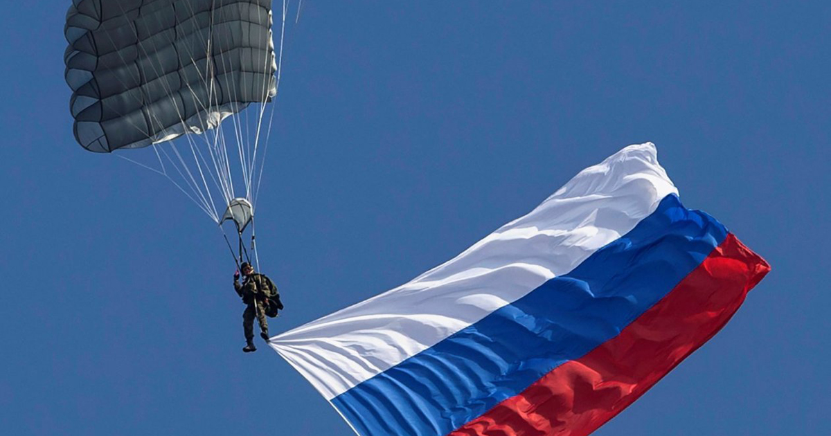 খারকিভে প্যারাসুটে নামছে রুশ সেনা