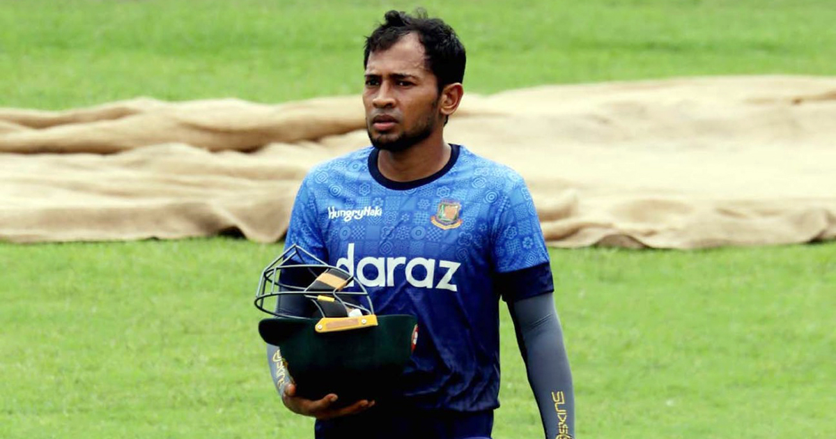 ছিটকে গেলেন মুশফিক