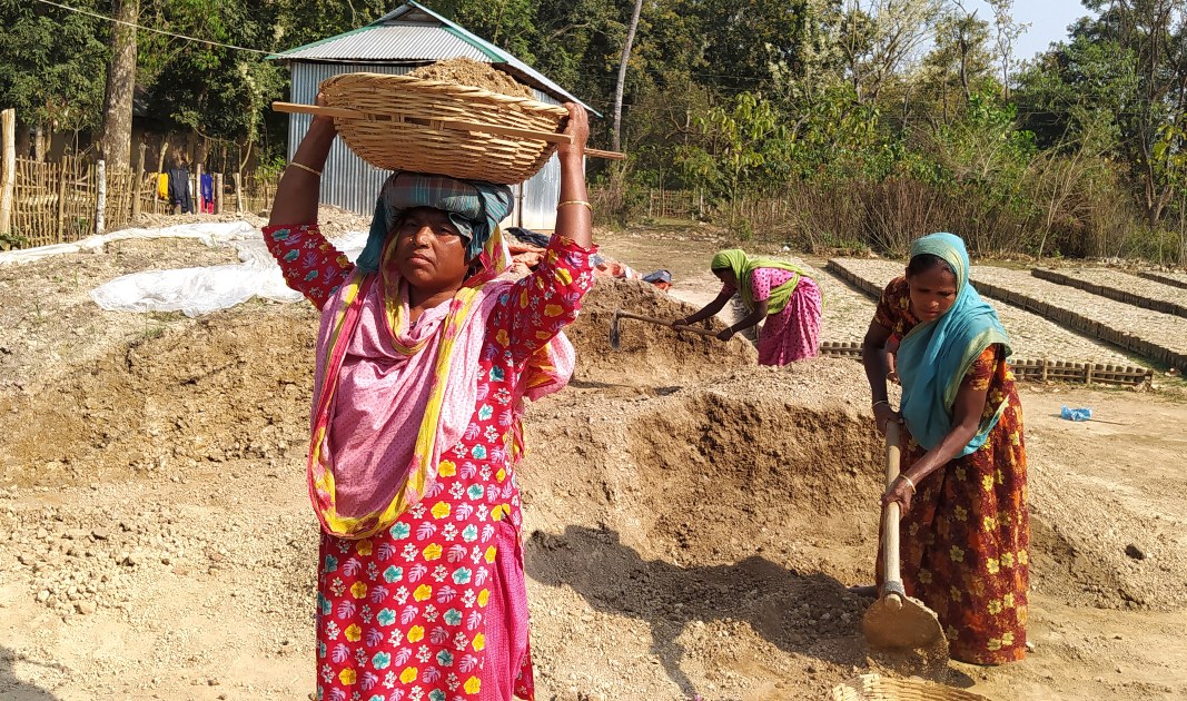 বিশ্ব নারী দিবস-মজুরি বৈষম্যের শিকার শেরপুরের নারী শ্রমিকরা