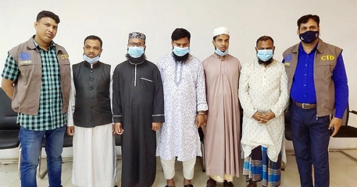 রাজধানীতে ভুয়া মুফতি-হাফেজ গ্রেফতার