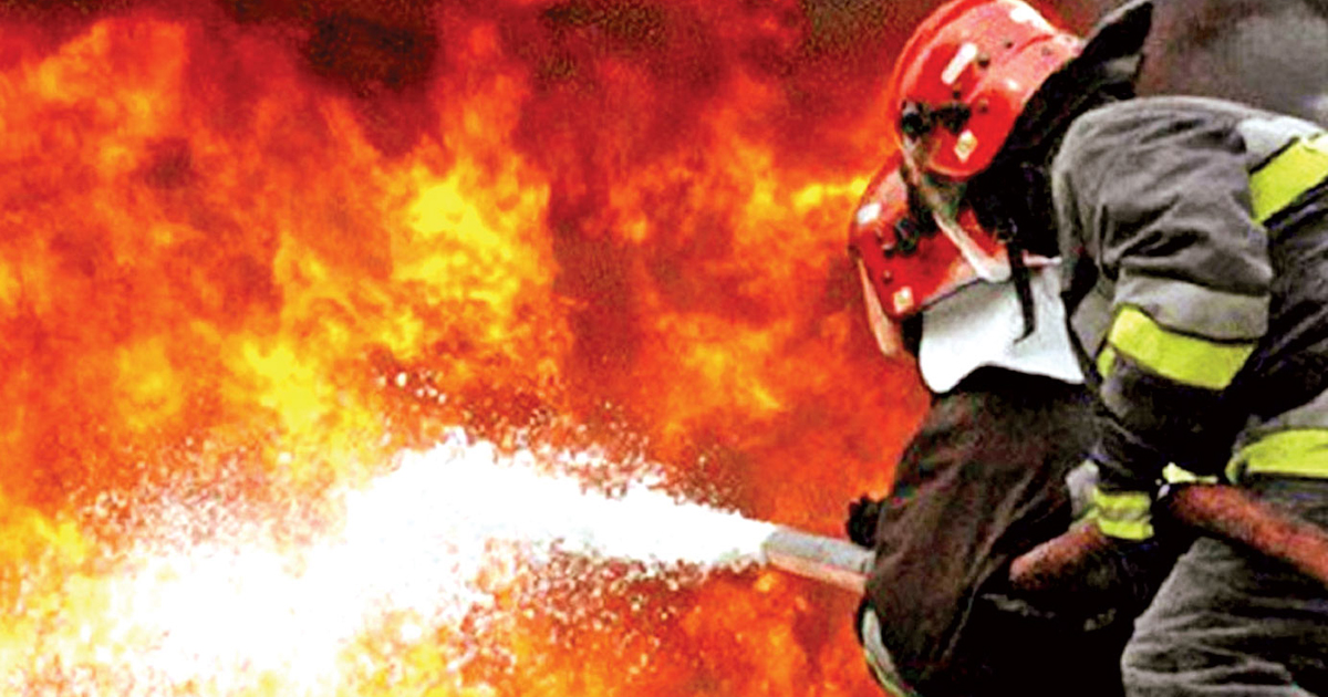 যাত্রাবাড়ীতে জুতার কারখানায় অগ্নিকাণ্ড, নিয়ন্ত্রণে ৬ ইউনিট