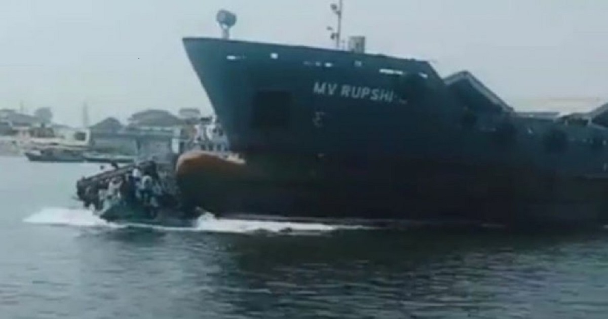 জাহাজের মাস্টারসহ ৮ জন রিমান্ডে