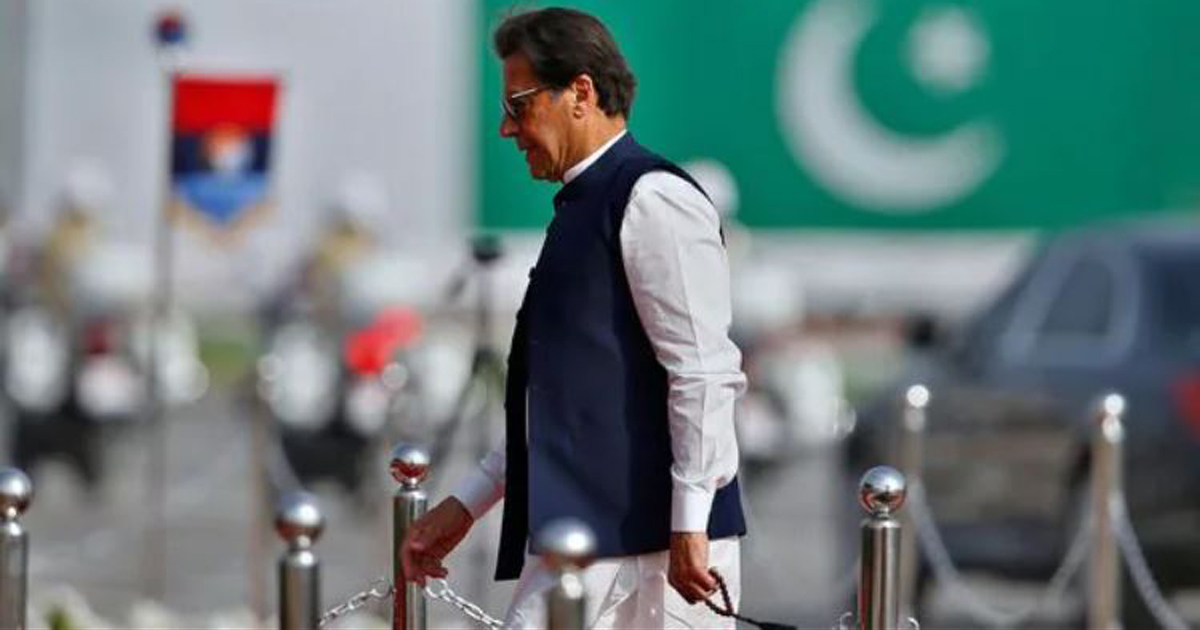 সেঞ্চুরির আগেই ‘বোল্ড’ ইমরান খান