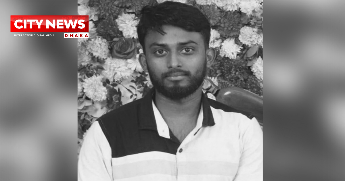 ব্যান্ডেজ খুলে দেখা যায়, মাথার মাঝখানে গভীর ফাটা জখম