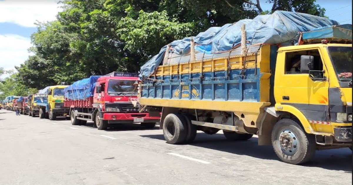 পাটুরিয়ায় ফেরি সংকট, ট্রাকের দীর্ঘ সারি