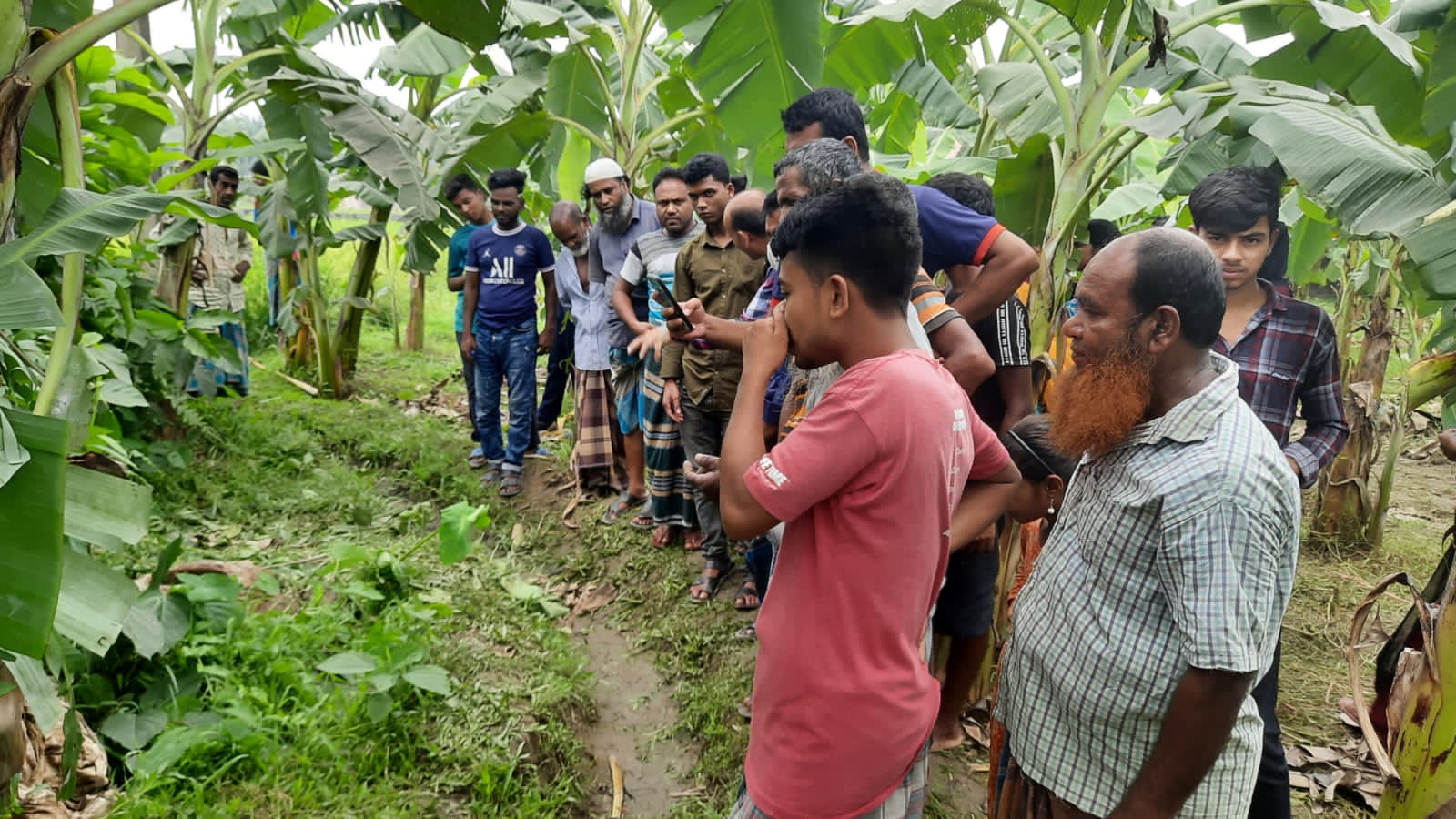 কাফনের কাপড়সহ অজ্ঞাত নারীর বস্তাব‌ন্দি মর‌দেহ উদ্ধার