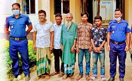 ময়মনসিংহে ৮ কোটি ১৪ লাখ টাকার সাপের বিষসহ গ্রেফতার ৫