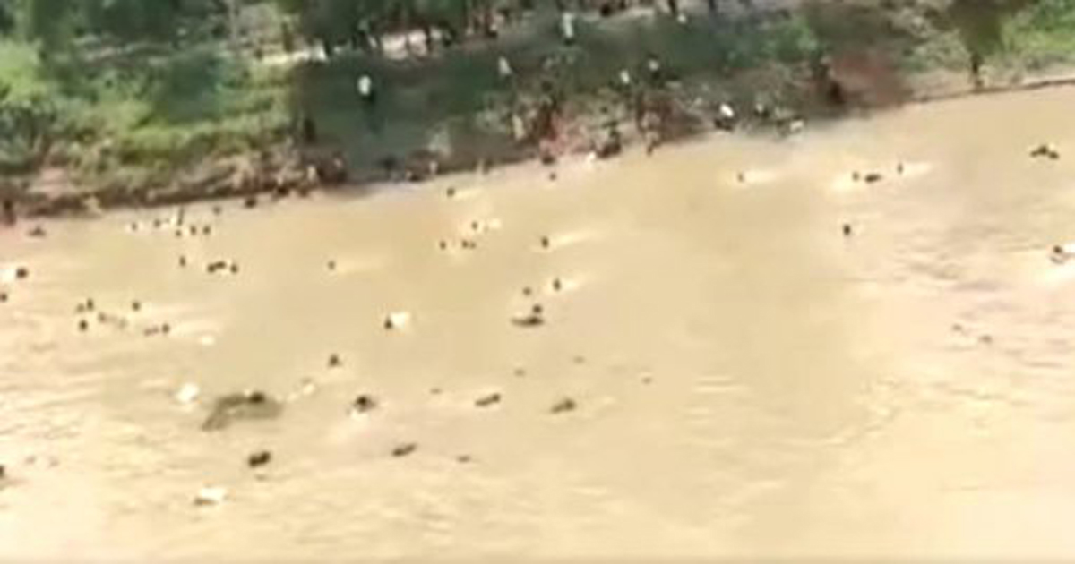 ঈদে ঘরে ফেরত শতাধিক যাত্রী নিয়ে নৌকাডুবি