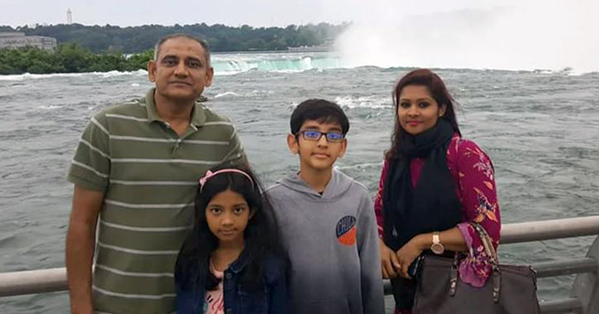 সাত সমুদ্র পেরিয়ে পুরস্কার নিলেন জুয়েল রানা