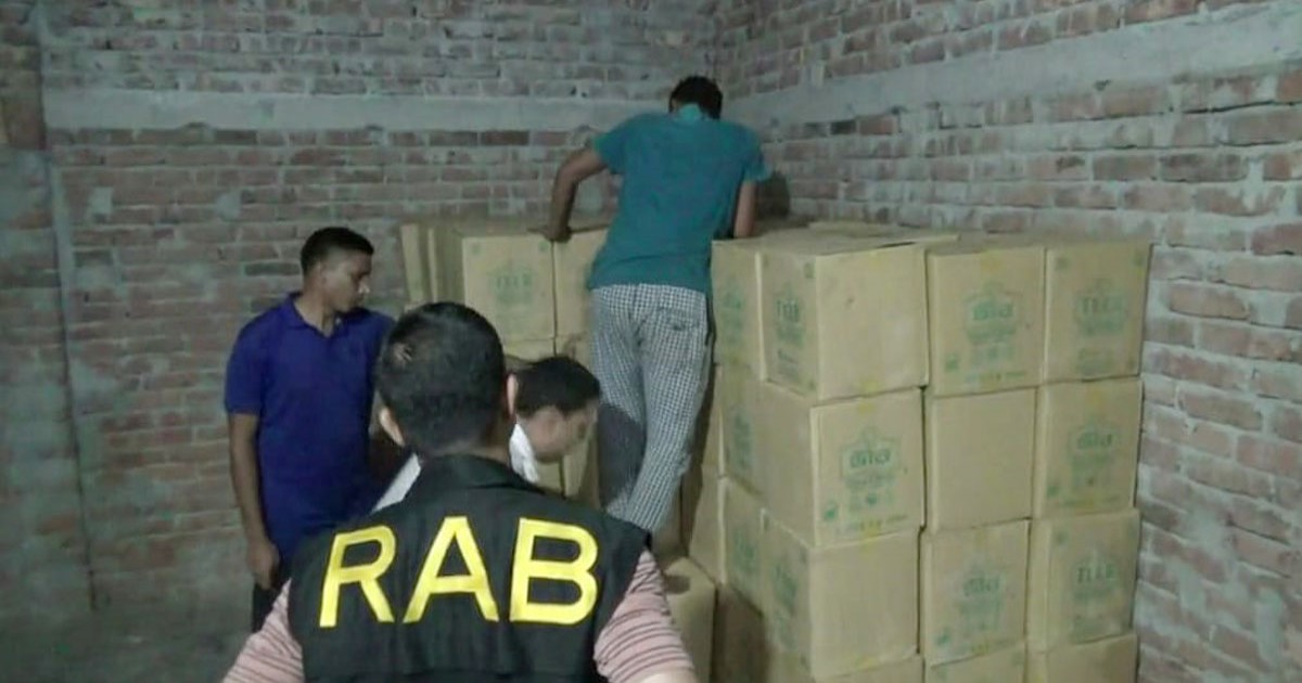 মেয়রের গুদামে ৩ হাজার লিটার সয়াবিন তেল