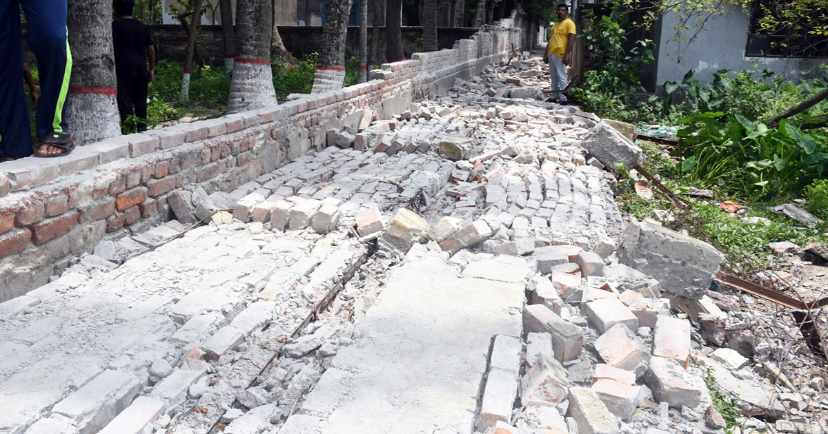 খুলনায় দেয়াল ধসে আহত শিশু তামিমের মৃত্যু