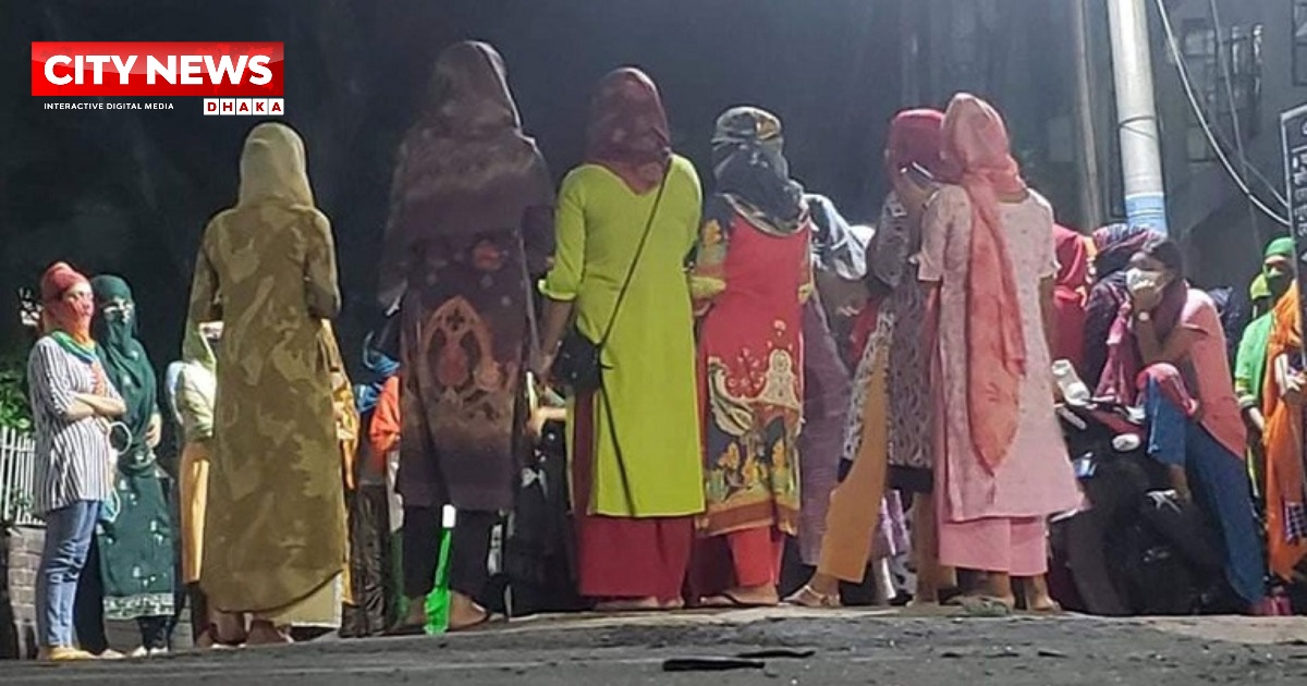 মধ্যেরাতে উত্তাল ইডেন কলেজ, নেতাকর্মীদের বিক্ষোভ