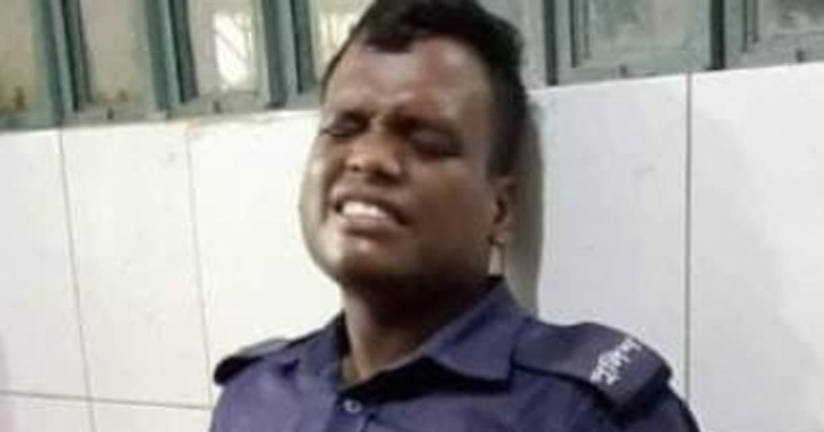 ‘বিচ্ছিন্ন কব্জি’ ফিরে পেলেন কনস্টেবল জনি