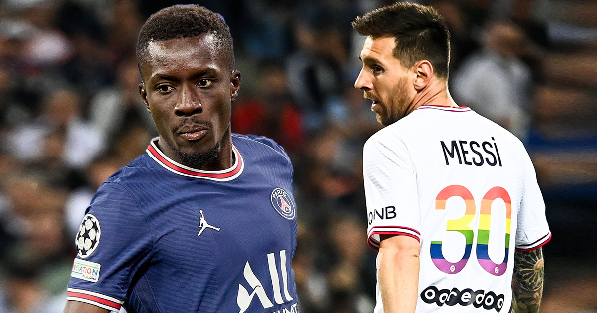 সমকামীতার বিপক্ষে গিয়ে বাদ পিএসজির মুসলিম ফুটবলার