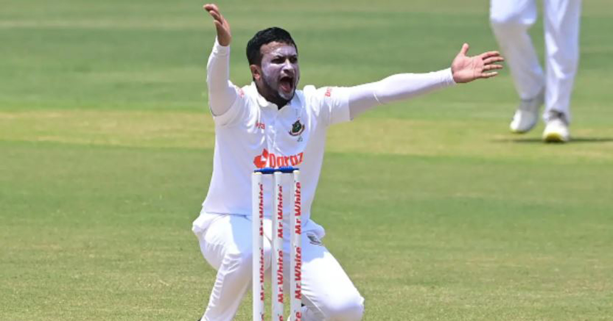 রিভিউ নিয়ে ধনঞ্জয়াকে ফেরালেন সাকিব