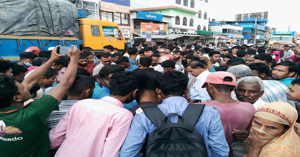 ফুলবাড়ীতে ট্রাকের চাপায় মোটরসাইকেল আরোহী নিহত