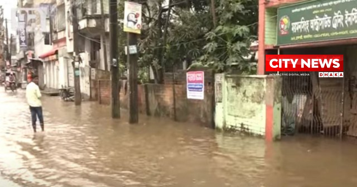 ময়মনসিংহে মেগা প্রকল্পের নেই পেখম,  জলে ডুবে নগরী