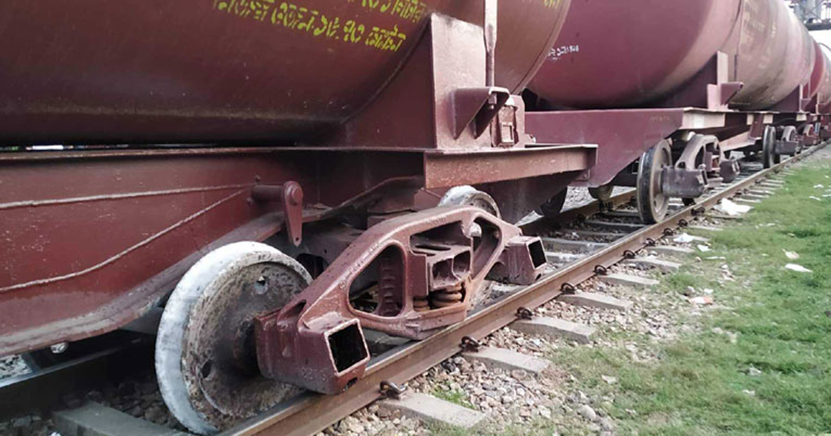 ওয়াগন লাইনচ্যুত: সিলেটের সঙ্গে ঢাকা-চট্টগ্রামের ট্রেন চলাচল বন্ধ