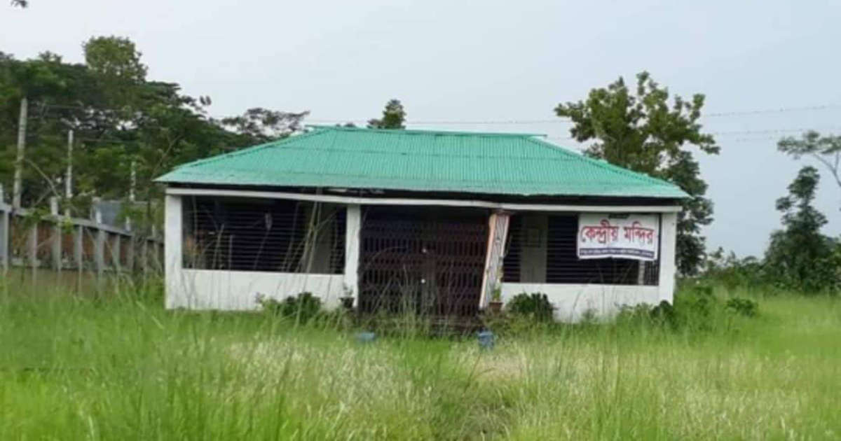 পুরোহিত ছাড়াই চলছে মন্দির, শিক্ষার্থীদের উদ্যোগে পালিত হয় আচার অনুষ্ঠান