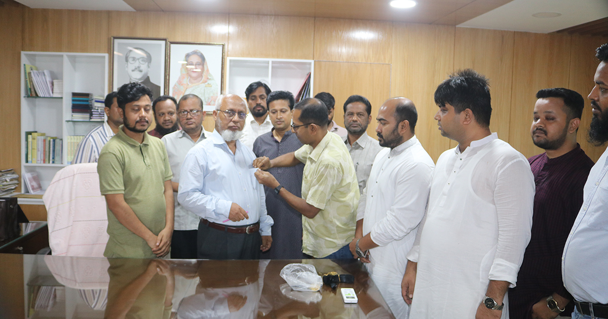 শোকের মাসের শুরুতে বশেমুরবিপ্রবি’তে কালো ব্যাচ ধারণ কর্মসূচী