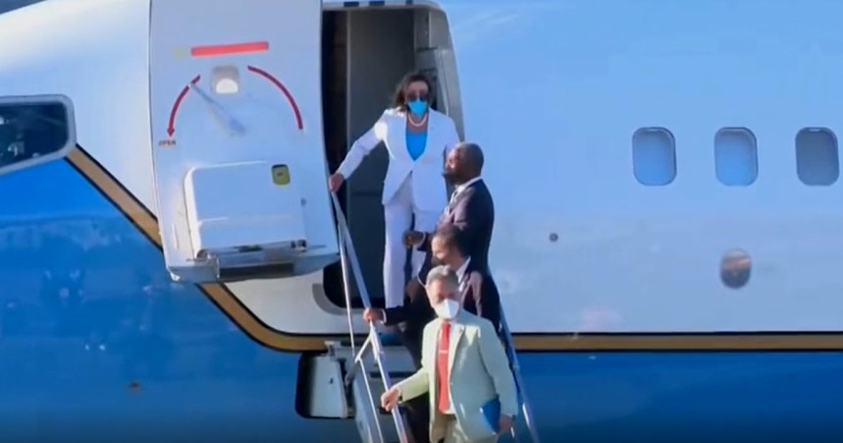 তাইওয়ান ছাড়লেন ন্যান্সি পেলোসি