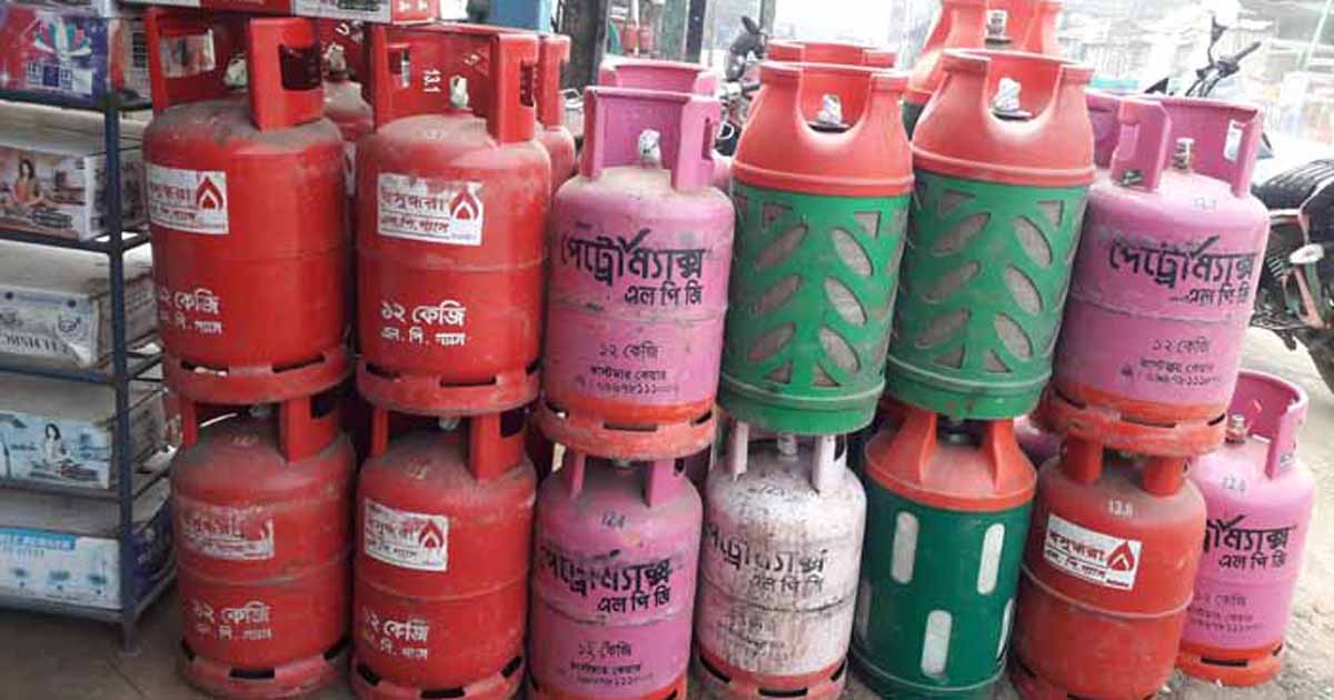সাভারে বেশি দামে বিক্রি হচ্ছে এলপিজি সিলিন্ডার