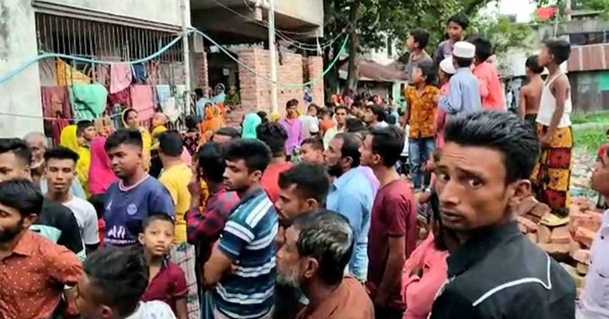 নারায়ণগঞ্জে বন্ধ ফ্ল্যাট থেকে স্বামী-স্ত্রীর অর্ধগলিত মরদেহ উদ্ধার