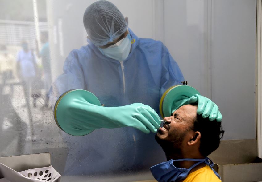 করোনা কেড়ে নিল আরও সাড়ে ১৩ হাজারের বেশি প্রাণ