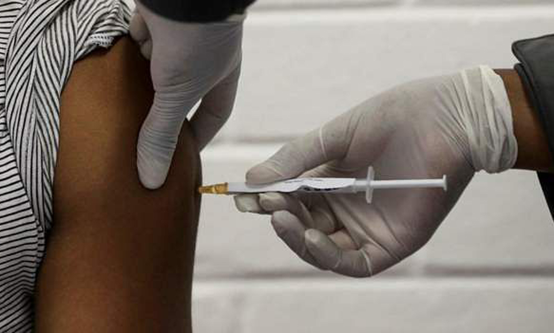 করোনার টিকায় যৌন ক্ষমতা কমতে পারে!