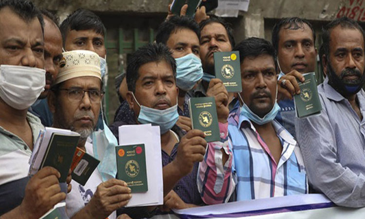 কঠিন শর্তে দিশাহারা সৌদি প্রবাসীরা