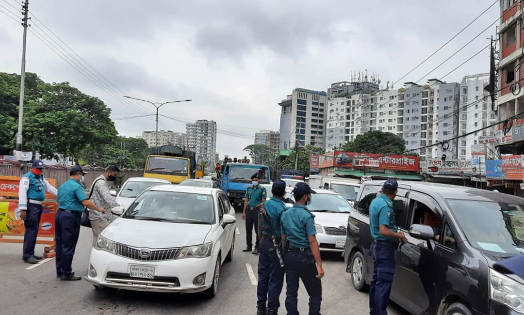 কঠোর বিধিনিষেধের পঞ্চম দিন : গ্রেফতার ৪১৩, জরিমানা ১৩ লাখ