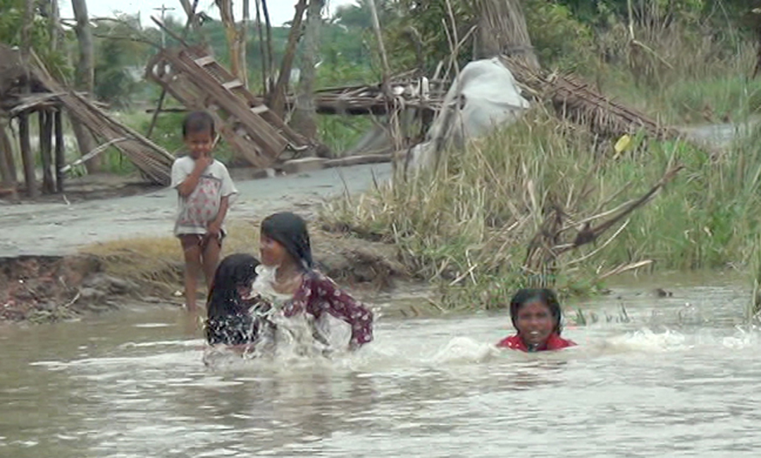 মাদারীপুরের শিবচরে বাড়ছে পানি