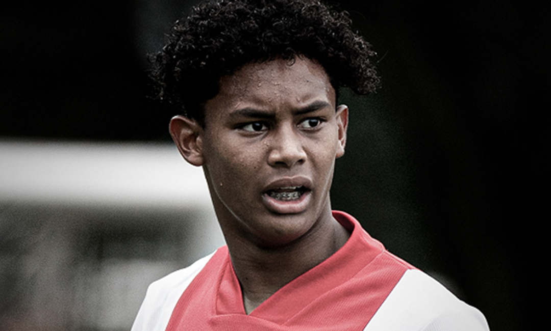 মাত্র ১৬ বছরেই ঝরে গেল আয়াক্স ফুটবলার