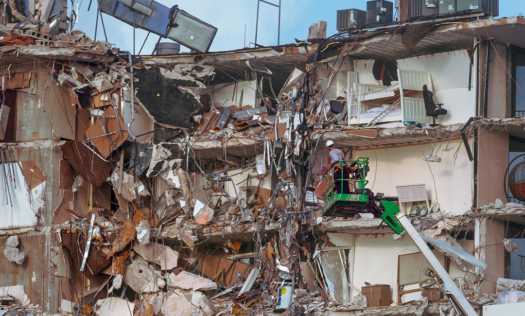 মায়ামির ধ্বংসস্তূপ থেকে আরও ৬ মৃতদেহ উদ্ধার