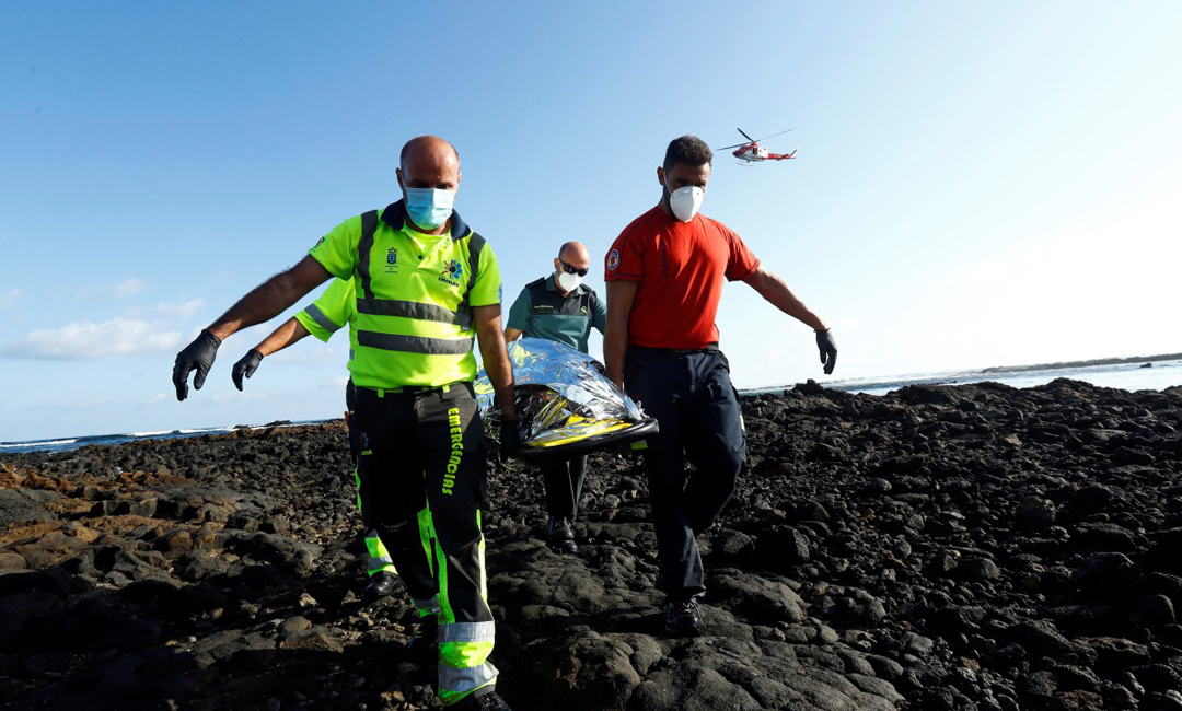 মরক্কোর উপকূলে নৌকাডুবিতে ৪২ জনের মৃত্যুর আশঙ্কা