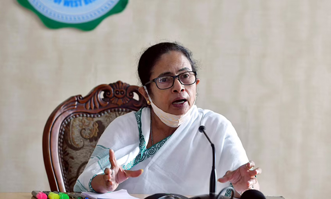মুখ্যমন্ত্রী মমতাকে আদালতের জরিমানা