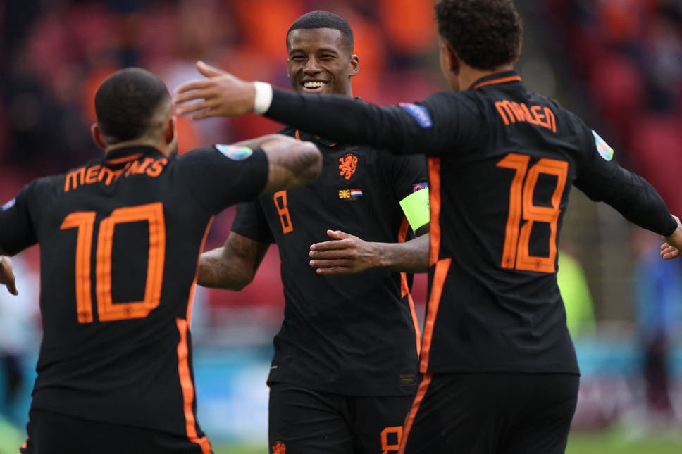 মেসিডোনিয়ার জালে তিনবার বল পাঠিয়ে গ্রুপ সেরা ডাচরা