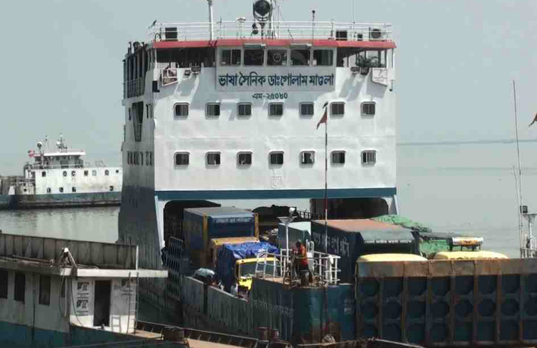 অনির্দিষ্টকালের জন্য শিমুলিয়া-বাংলাবাজার ফেরি বন্ধ
