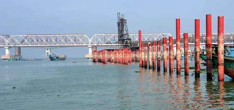 মেঘনায় জেটি নির্মাণকাজ বন্ধ করল বিআইডব্লিউটিএ