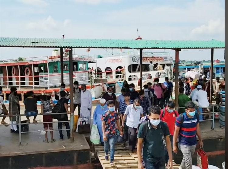 অতিরিক্ত যাত্রী বহন করায় চার লঞ্চকে জরিমানা