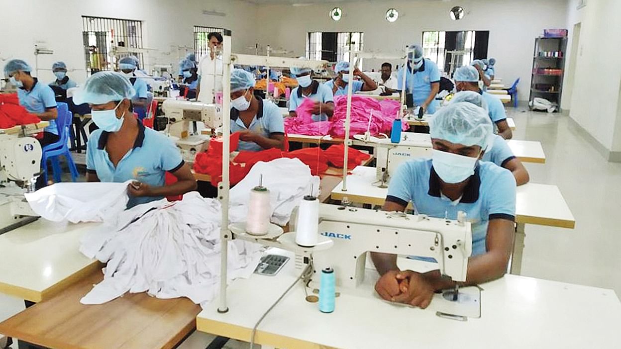 লকডাউনে শিল্প-কারখানার শ্রমিকদের স্বাস্থ্য-পরিবহন নিয়ে অনিশ্চয়তা