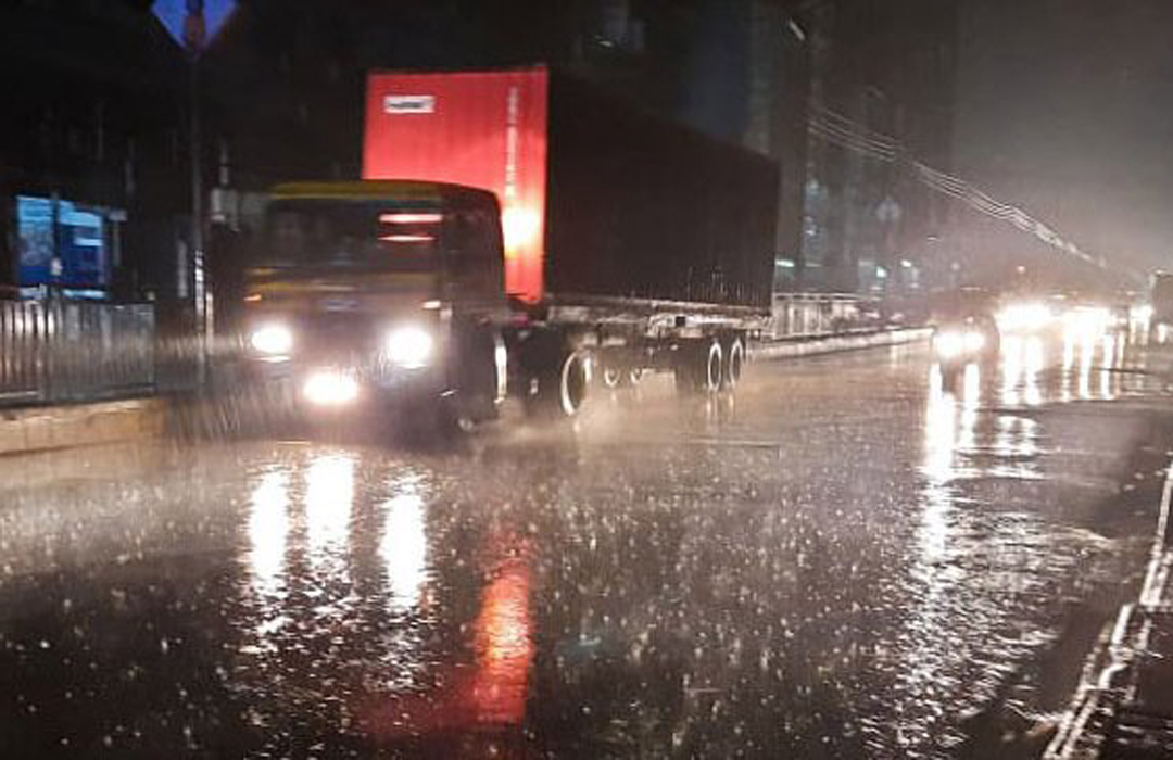 তাপদাহের পর রাজধানীতে স্বস্তির বৃষ্টি