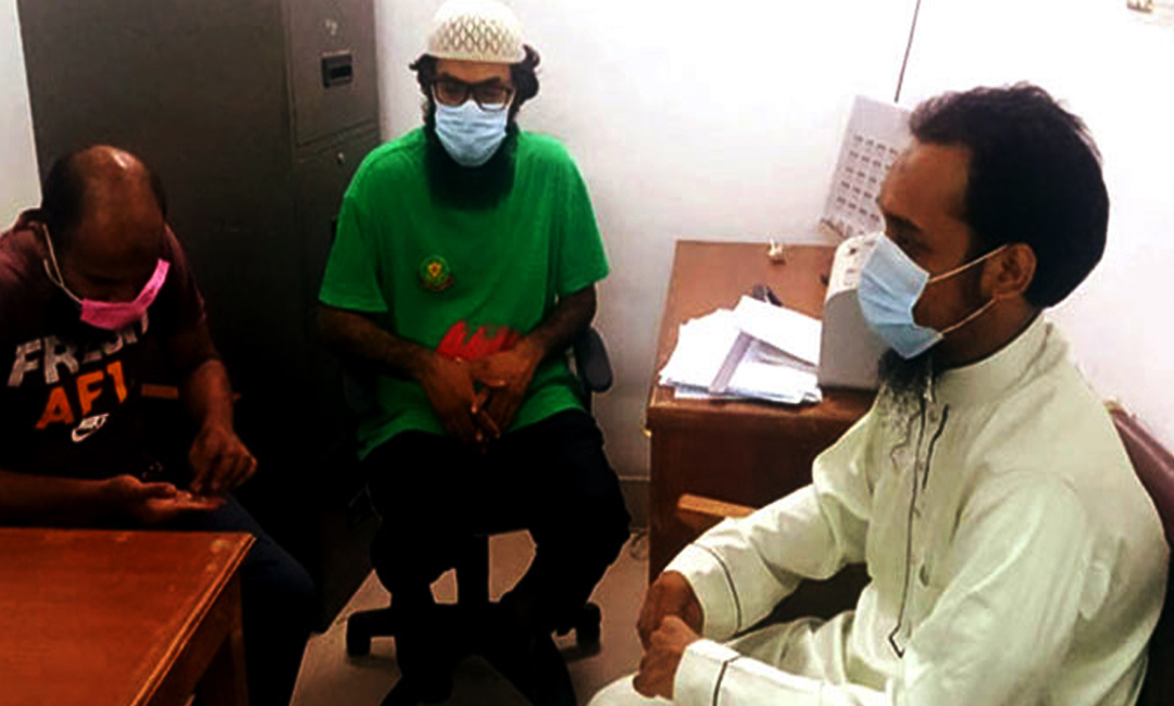 সাংবাদিকদের মুখোমুখি হতে চাইছেন না কেউ!