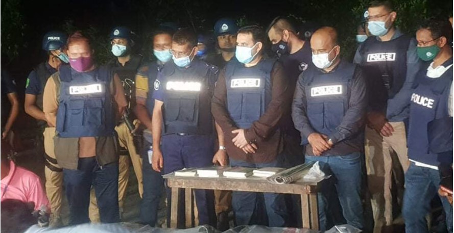 নারায়ণগঞ্জে বোমা তৈরির সরঞ্জাম উদ্ধার