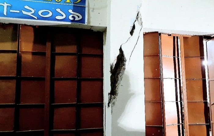 সিলেটে ভূমিকম্পে রাজা জিসি স্কুল ভবনে ফাটল