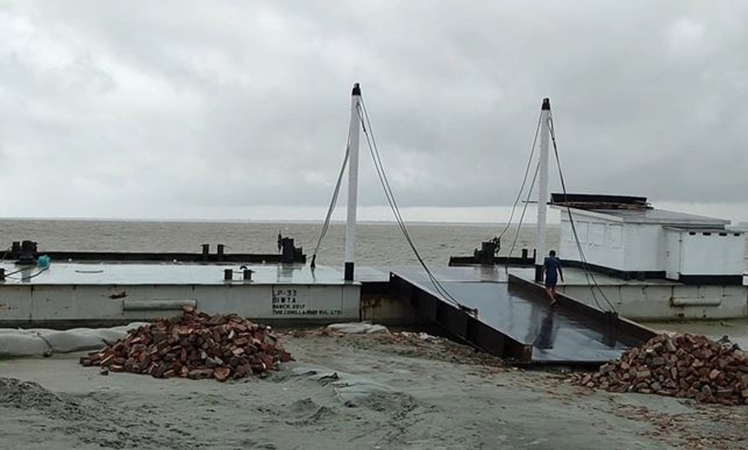 শিমুলিয়া-বাংলাবাজার নৌরুটে ফেরি চলাচল বন্ধ