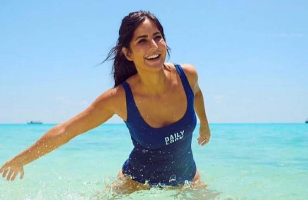 সমুদ্র সৈকতে ক্যাটরিনা