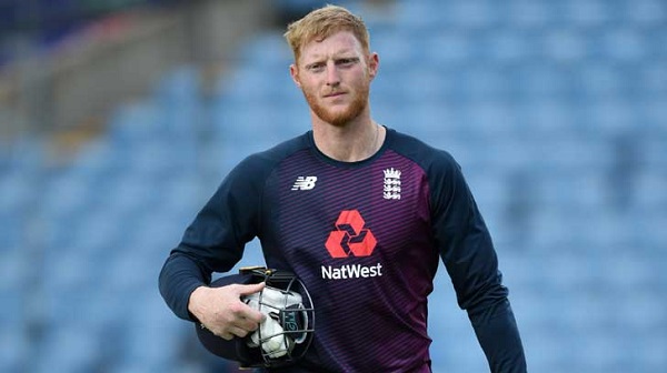 ক্রিকেট থেকে সরে গেলেন বেন স্টোকস