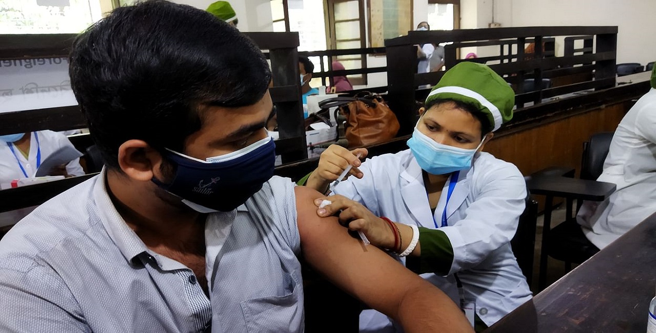 মডার্নার টিকাদান শুরু আজ